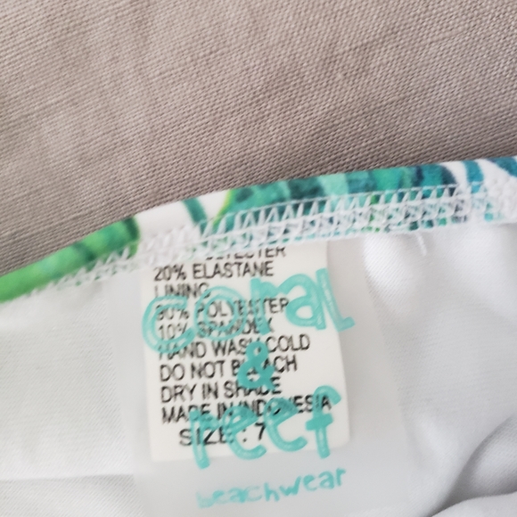 Bathing suit size 7 - Picture 2 of 2